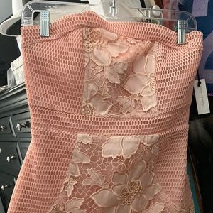 Lovers and friends dress in light/blush pink